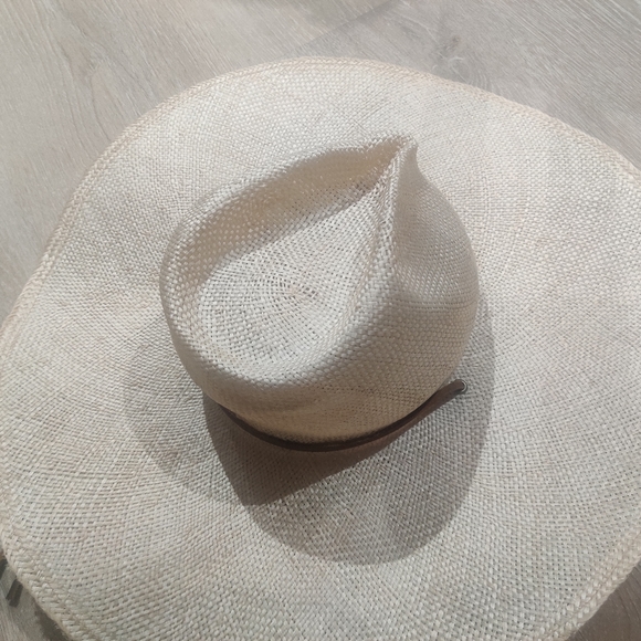 Hat - Picture 1 of 2